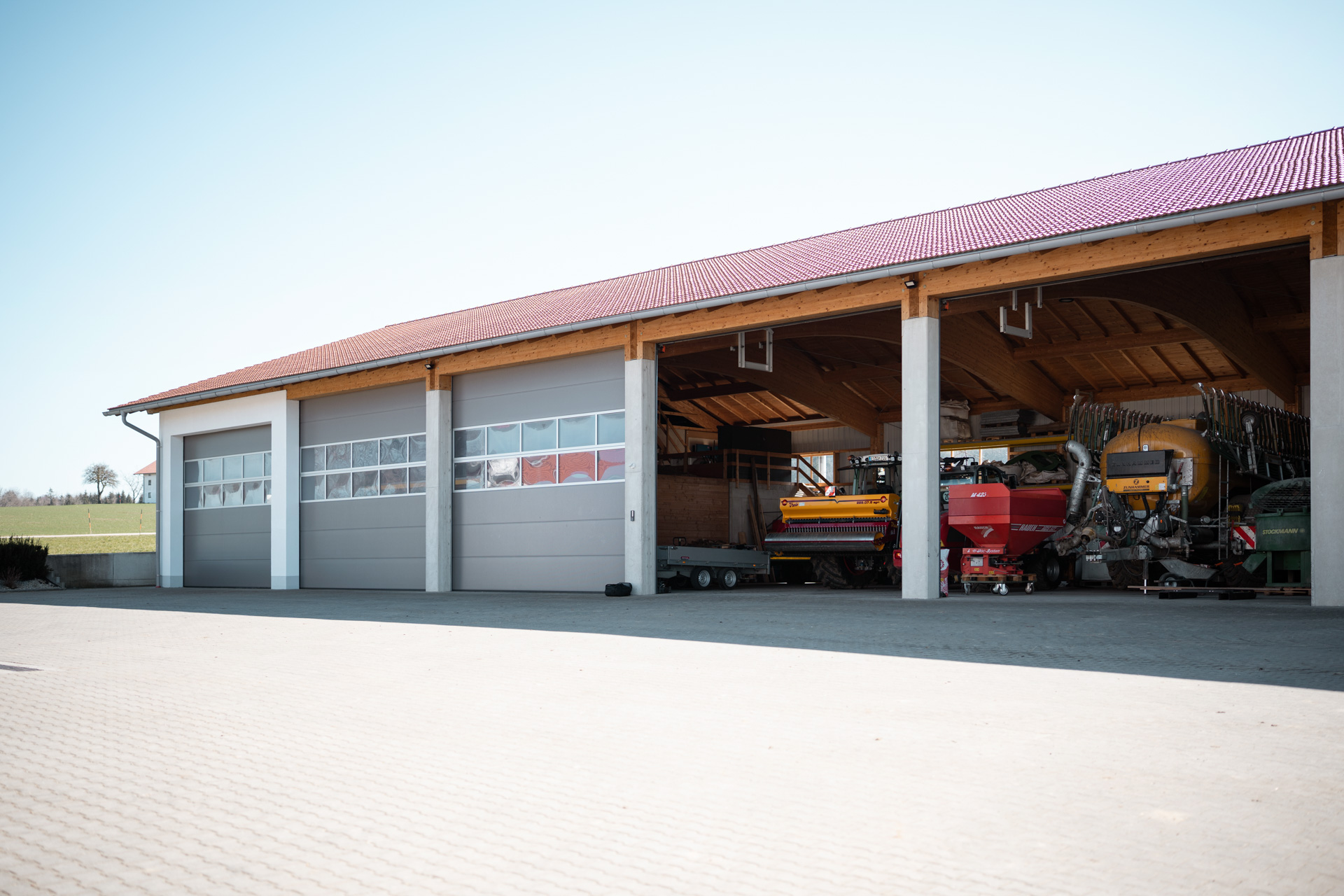 NEU.LAND. Pilotbetrieb Mayer Maschinenhalle
