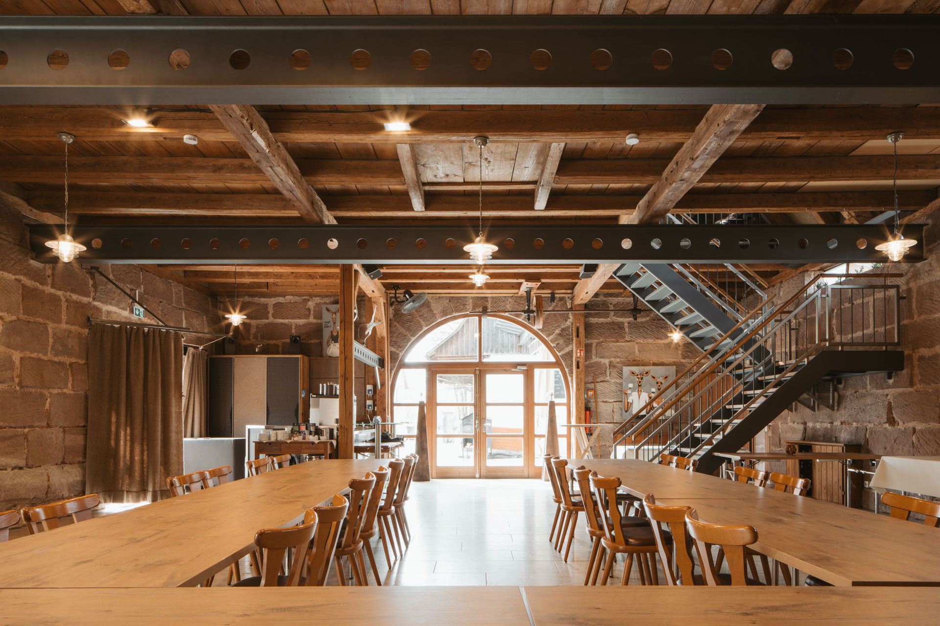 NEU.LAND. Pilotbetrieb Bock Tagungshaus innen
