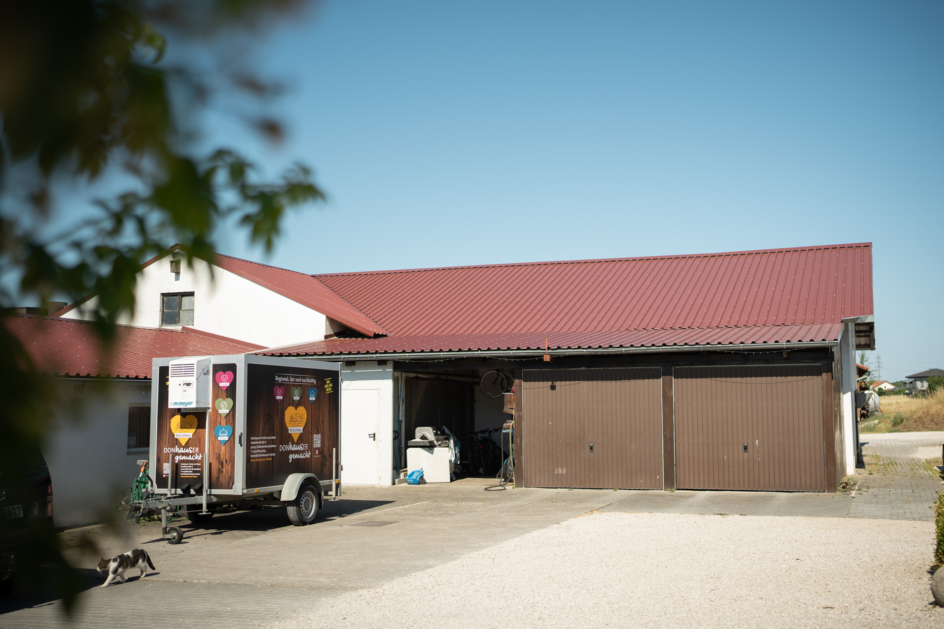 NEU.LAND. Pilotbetrieb Donhauser Verkaufsgarage