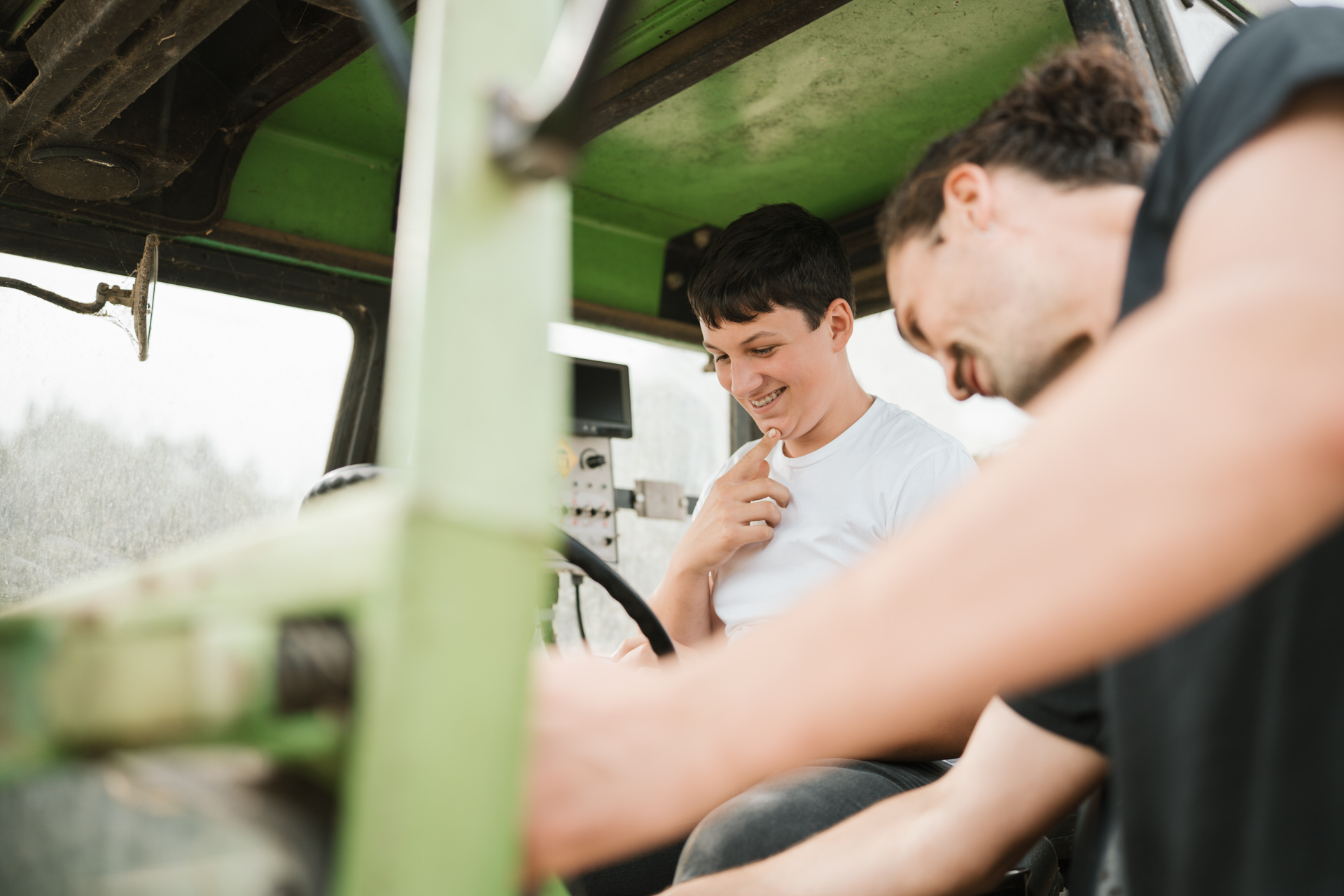 NEU.LAND. Pilotbetrieb Strauß u. Grotter Traktor 2