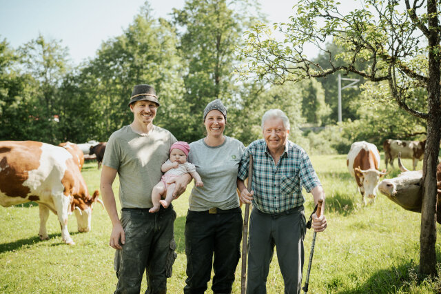 Familie Clement mit dem ehemaligen Betriebsinhaber