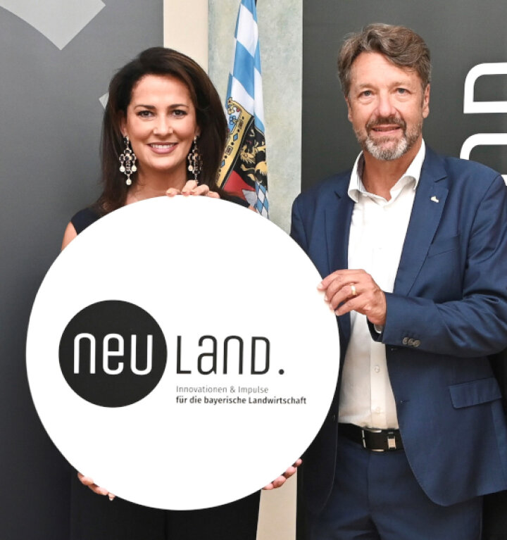 NEU.LAND. Startschuss mit Staatsministerien Michaela Kaniber und LfL Präsident Stephan Sedlmayer